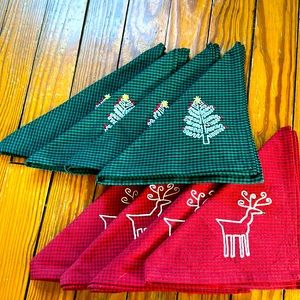 Christmas Napkins - 8 cloth dinner size
